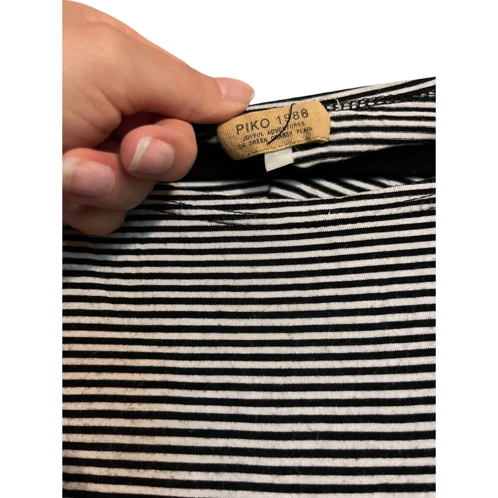 Black and White Striped PIKO Top - Picture 3 of 4